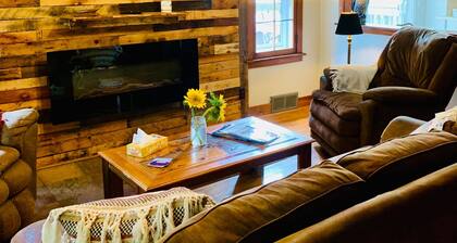 Cozy 1940s cabin on the Three Lakes Chain! Private frontage on Range Line Lake.