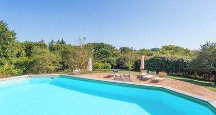 Gorgeous villa near Rome for families and groups with large park and game room