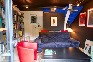 Télévision, lecteur de DVD, chaîne hi-fi