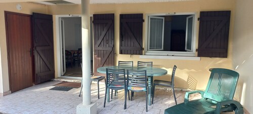 500M Plage, 300M Marché journalier, Near lake, Mini-golf, tennis, Fibre, Wifi