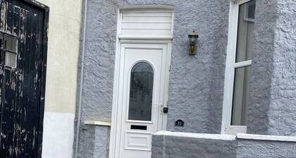 Studio Flat Yards From Bournemouth Beach