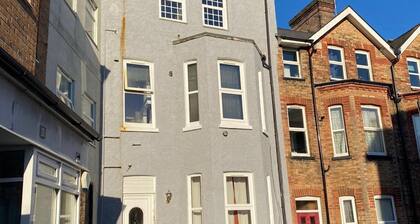 Studio Flat Yards From Bournemouth Beach