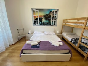 1 chambre, fer et planche à repasser, Wi-Fi, draps fournis
