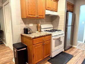 Mikrowelle, Ofen, Herdplatte, Geschirrspüler