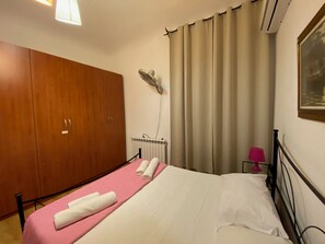 2 多间卧室、熨斗/熨衣板、WiFi、床单