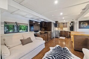 Living area - 7744 Ranch (Austin)