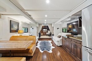 Living area - 7744 Ranch (Austin)