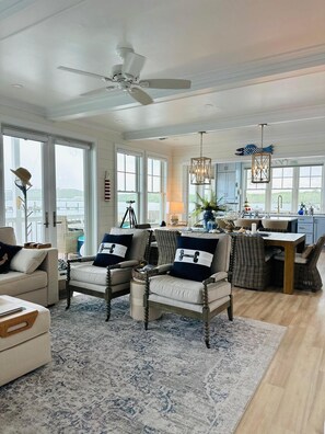 Premium Villa, 3 Bedrooms, Balcony, Ocean View | Dining room