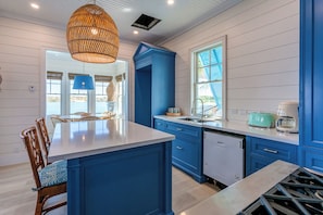 Vila executiva, 3 quartos, vista para o oceano | Cozinha americana privada | Produtos de limpeza