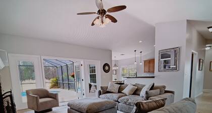 SPACIOUS POOL HOME LOCATED BETWEEN GAINSVILLE-JACKSONVILLE-OCALA and MIDDLEBURG