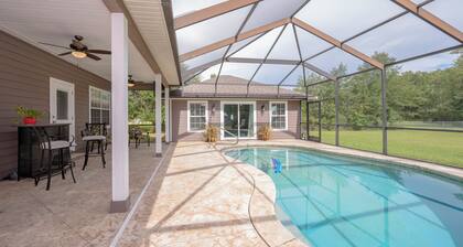 Spacious 5-Bedroom Retreat with Private Pool!
