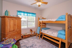5 chambres, fer et planche à repasser, Wi-Fi gratuit, draps fournis