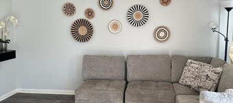 Cozy 3-Bedroom Ranch style house with Huge Backyard & Fire pit