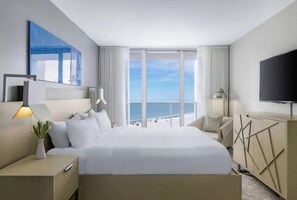 2 bedrooms, in-room safe, iron/ironing board, free WiFi