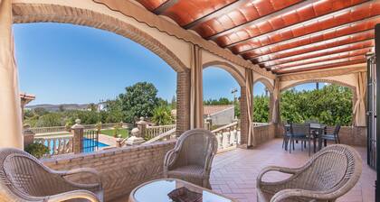 Villa 'Durán Esteban' with Mountain Views, Wi-Fi and Air Conditioning
