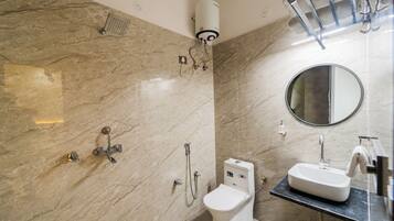 Deluxe Double Room | Bathroom