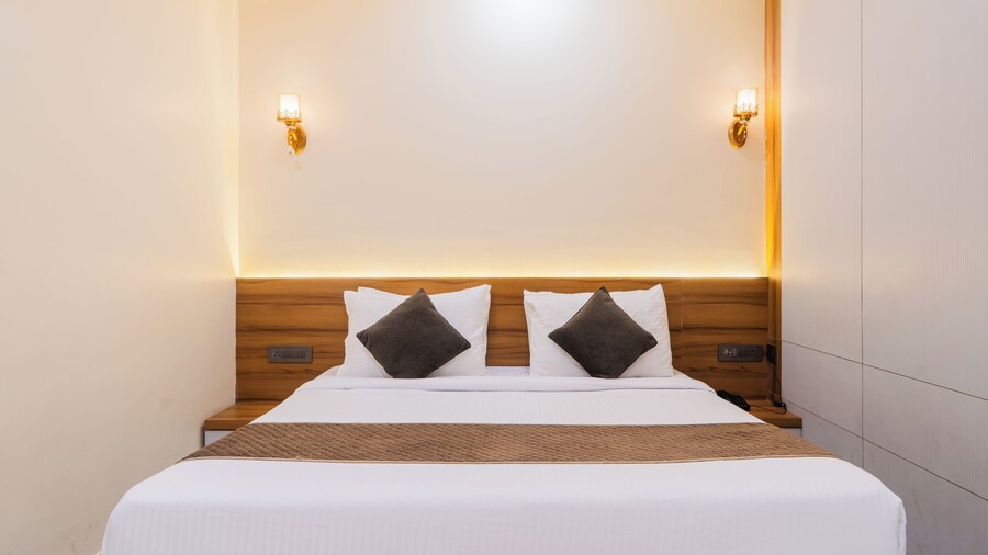 Hotel Kanha & Banquet
