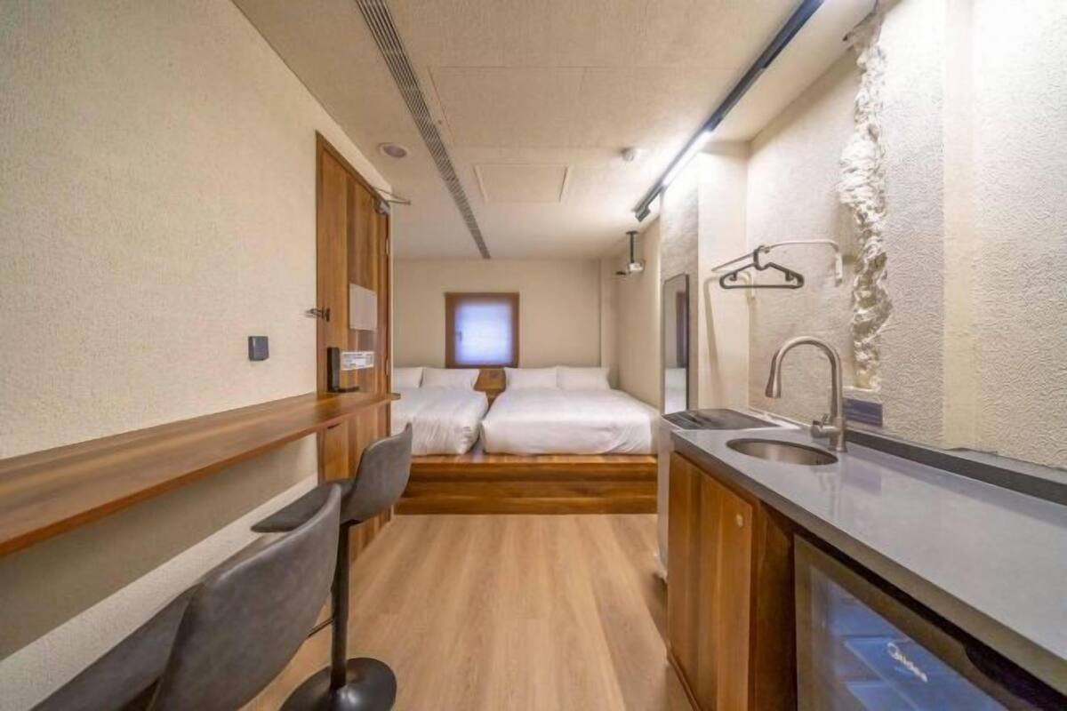 Insonorización, wifi gratis y ropa de cama 