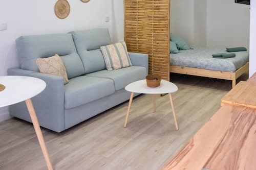 Apartamento clásico, vistas al parque, junto a la playa | Zona de estar