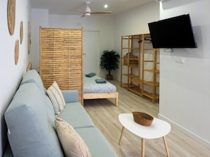 Klassiek appartement, uitzicht op park, langs het strand | Woonruimte