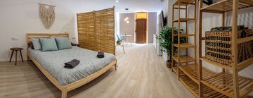 Apartamento clássico, vista para o parque | Espaço de trabalho para notebook, Wi-Fi de cortesia