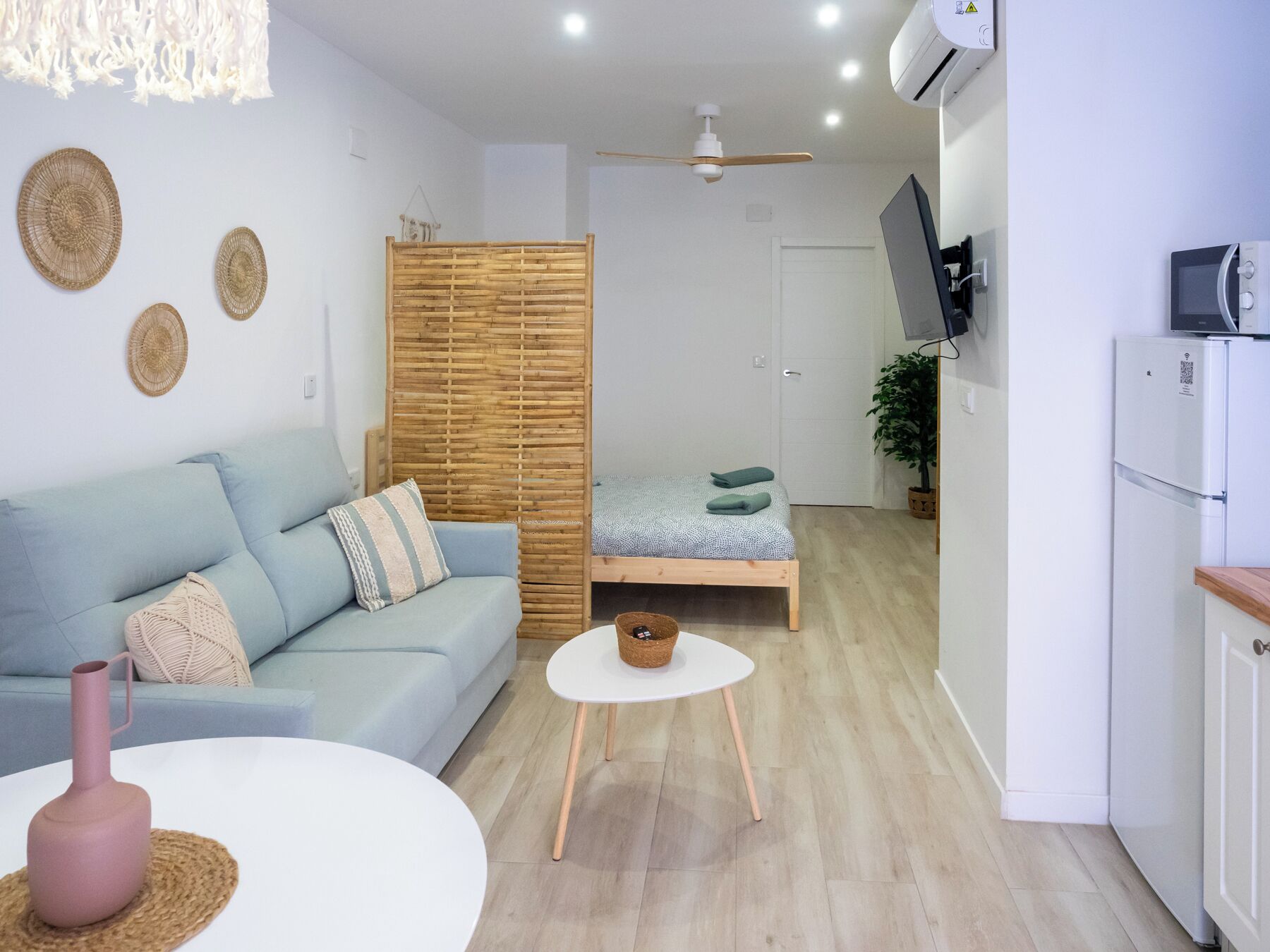 Classic Apartment, Park View, Beachside | Living area