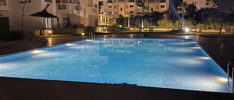 泳池