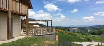 LE BURON DE BESSE GROUP GITE - AT THE FOOT OF THE SANCY MASSIF