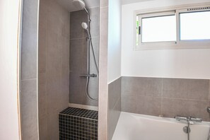 Shower, free toiletries, hair dryer, towels