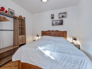 2 bedrooms