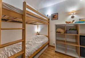 2 bedrooms