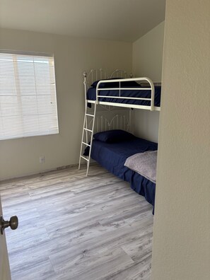 3 bedrooms, WiFi, bed sheets