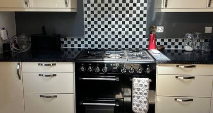 Cosy & convenient - family and pet friendly home