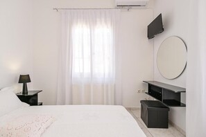 2 chambres, coffres-forts dans les chambres, bureau