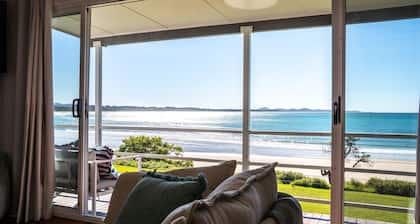 Escape to Salastraf, a stunning 3-bedroom retreat offering breathtaking views of the marine park and