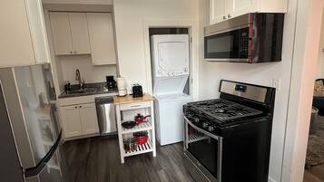 Micro-ondes, four, plaque de cuisson, lave-vaisselle
