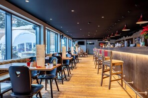 Dining - Wifi, ski-in/ski-out & foot of the slopes, sauna, hammam, tv, ski locker, 78m², Vercorin (Vercorin)