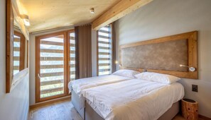 2 bedrooms, WiFi, bed sheets