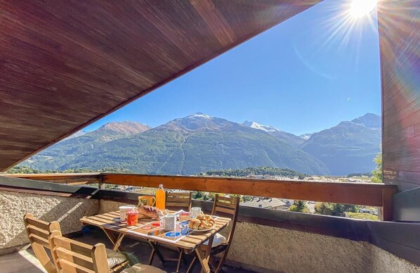 Outdoor dining - 10m from ski slopes, Ground floor, terrace, ski locker, 27m², Aussois (Aussois)