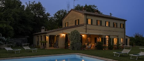 Villa, fumeur | 5 chambres