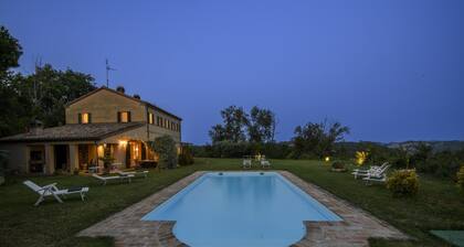 Villa Emily 10 by Marche Holiday Villas