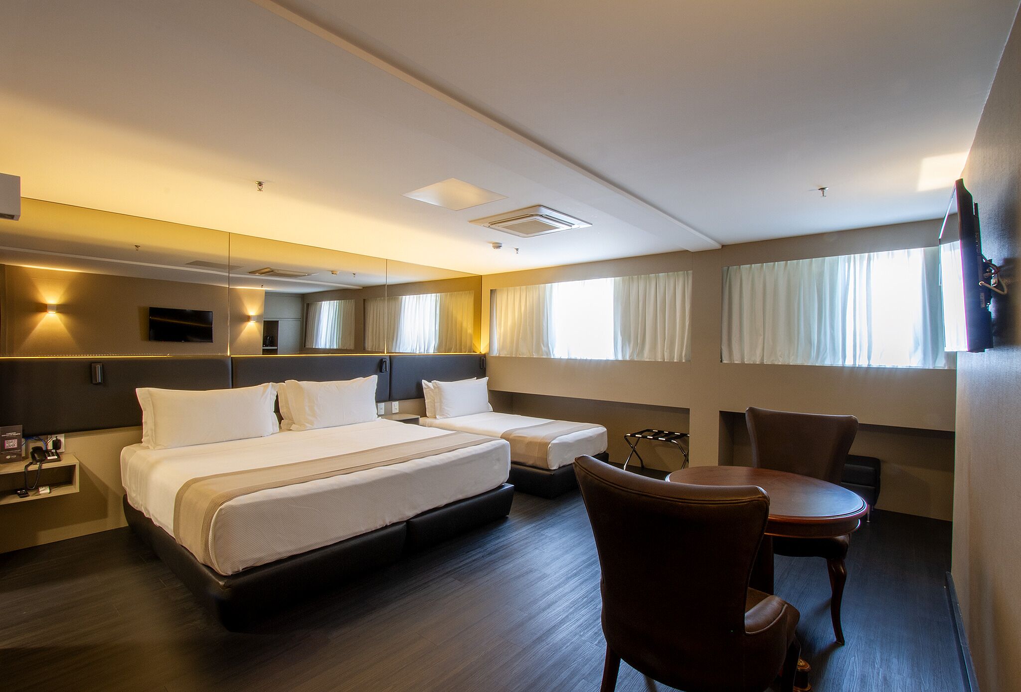 ラグジュアリー スイート | セーフティボックス (室内)、遮光カーテン、防音設備、WiFi (無料)