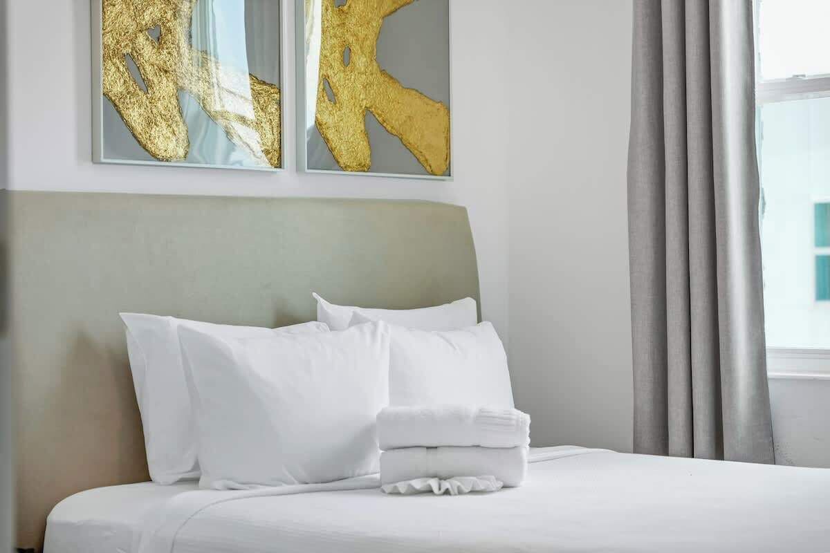 6 bedrooms, iron/ironing board, free WiFi, bed sheets