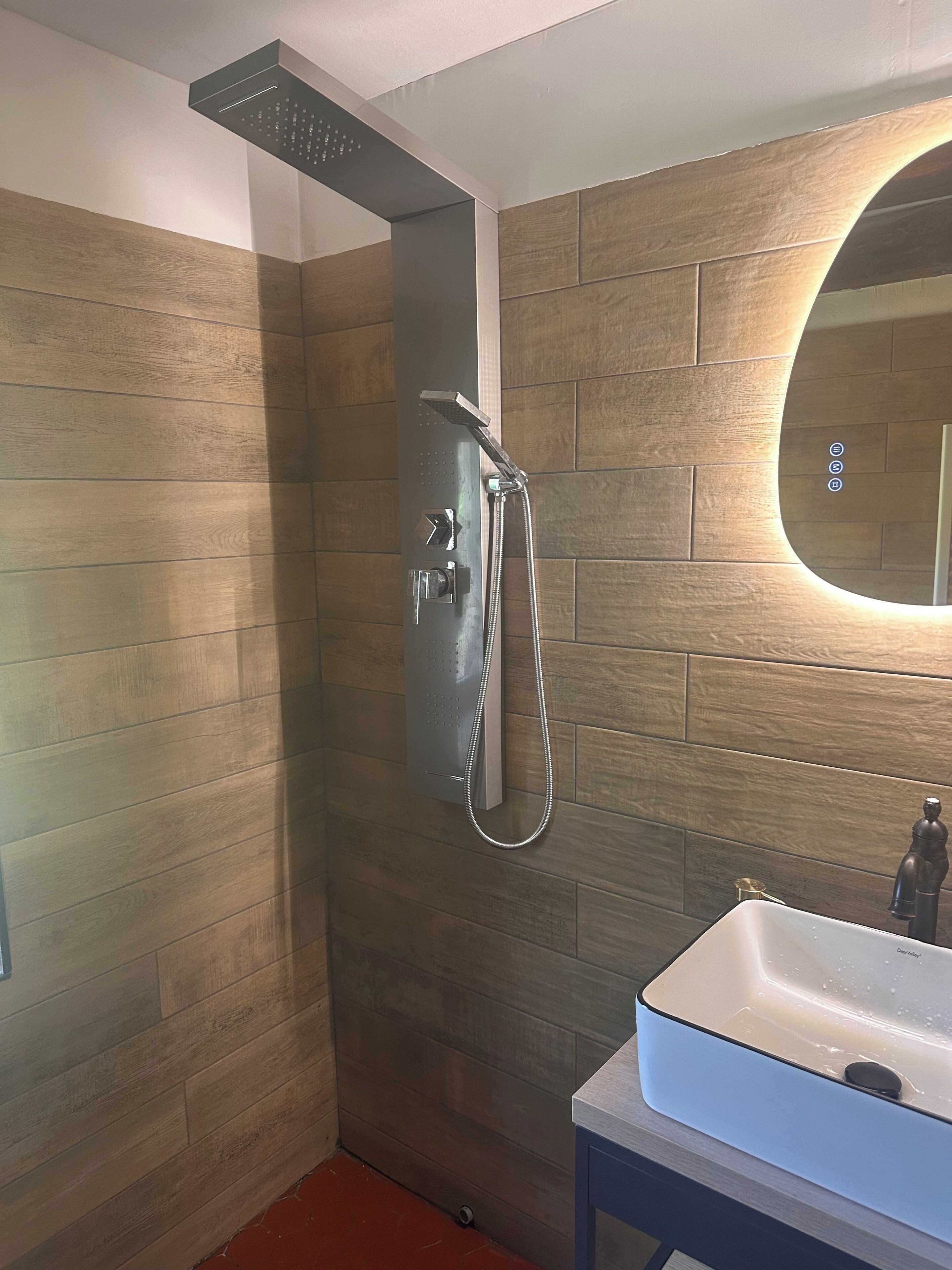 Dusche, Handtücher, Seife, Toilettenpapier