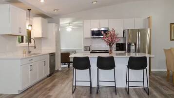 MikrovÄgsugn, ugn, spishÀll och diskmaskin