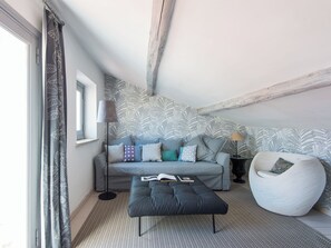 Living area - British Embassy Terrace Apartment (Rome)