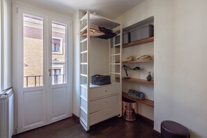 Iron/ironing board, free WiFi - Fori Imperiali Lovers Apartment (Rome)