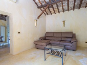 Living area - Charming Luxury Trastevere Apartment (Rome)
