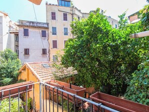 الإطلالة من المنشأة