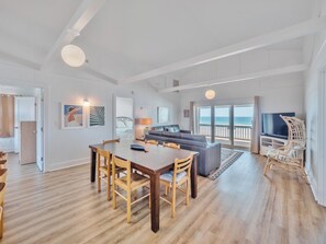 Studio (Multiple Bedrooms) | Property amenity